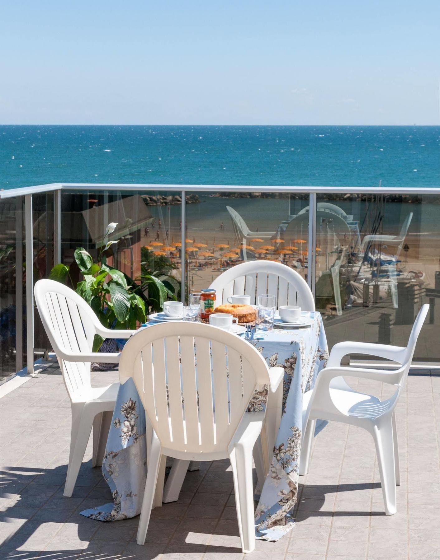 Residence Sottovento Rimini Ngoại thất bức ảnh